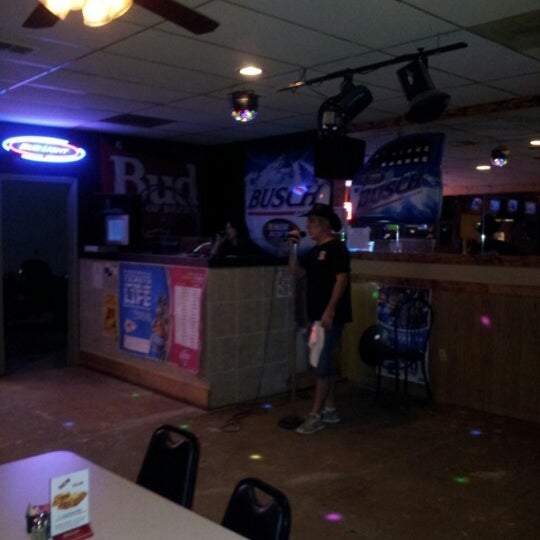 Double Nickel Pub Burger Joint in Olathe