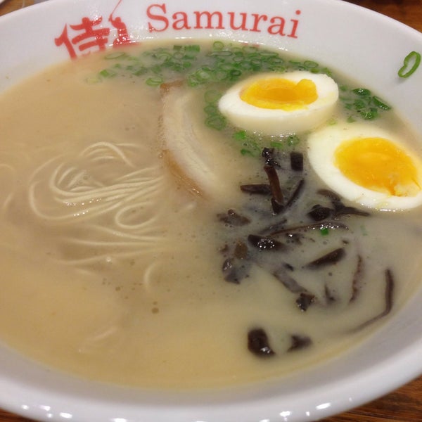 Das Foto wurde bei Samurai Noodle von Kimberlee K. Heinsohn H. am 3/1/2015 aufgenommen