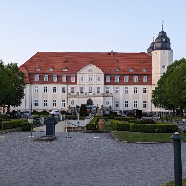 Foto diambil di Schloss Fleesensee oleh Nils A. pada 5/17/2023