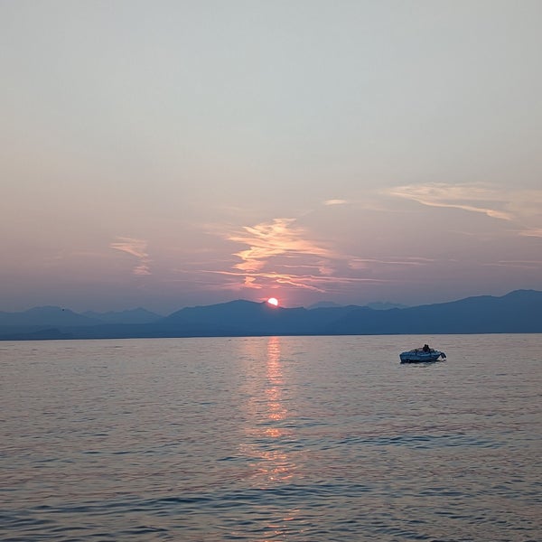 Foto tirada no(a) Lago di Garda por Nils A. em 7/23/2023