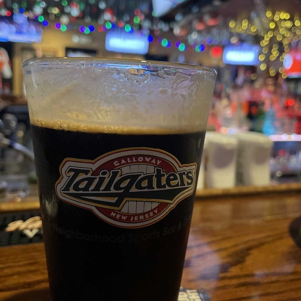 Tailgaters Sports Bar & Grille Bar