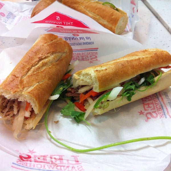 7/4/2014 tarihinde Lydiaziyaretçi tarafından Lee&#39;s Sandwiches'de çekilen fotoğraf
