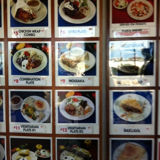 11/6/2012 tarihinde Ken B.ziyaretçi tarafından Plaka Greek Cafe'de çekilen fotoğraf