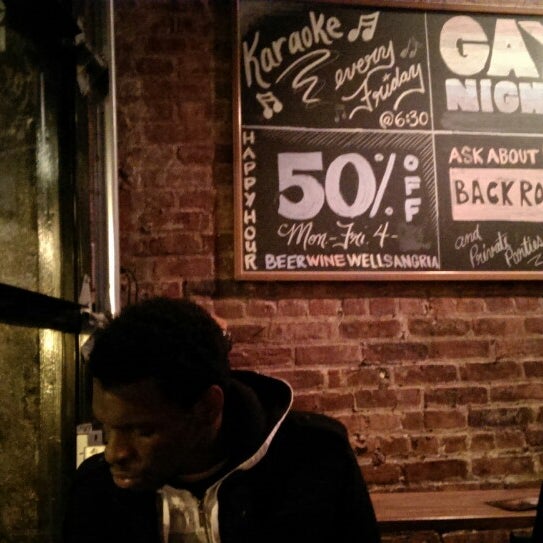 12/1/2013 tarihinde Justin M.ziyaretçi tarafından Mott Haven Bar and Grill'de çekilen fotoğraf