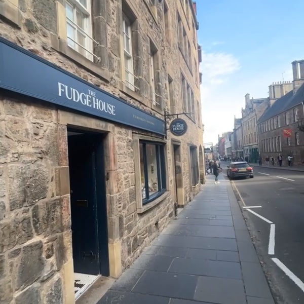 รูปภาพถ่ายที่ The Fudge House of Edinburgh โดย Ibrahim เมื่อ 10/6/2023