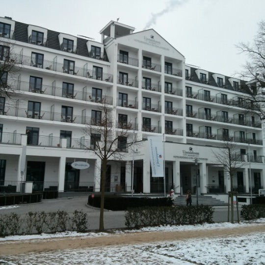 รูปภาพถ่ายที่ Upstalsboom Hotelresidenz &amp; SPA Kühlungsborn โดย CrazyOlli เมื่อ 1/26/2013