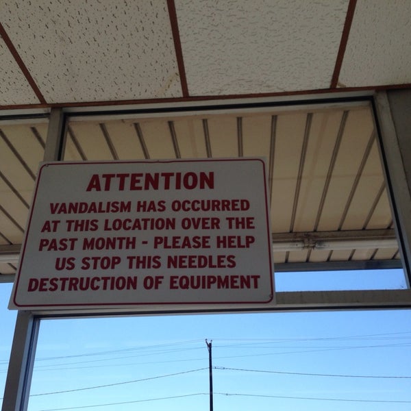 Quick Wash Laundromat in Fort Worth