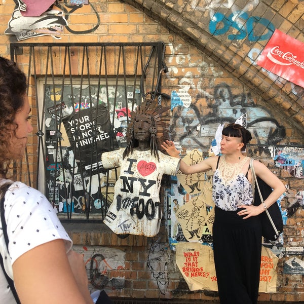 Great tour, especially if you want to discover the amazing world of street art in Berlin. Marissa was very precise and elaborate in her explanation! To whomever her boss might be, she’s a keeper!