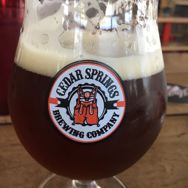 Снимок сделан в Cedar Springs Brewing Company пользователем Carol C. 7/29/2018