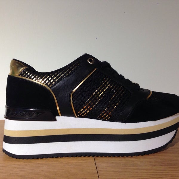 Dkny jill best sale platform sneakers