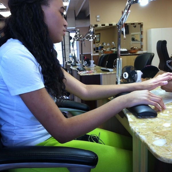 Bella Nails & Spa - Cleveland, TN