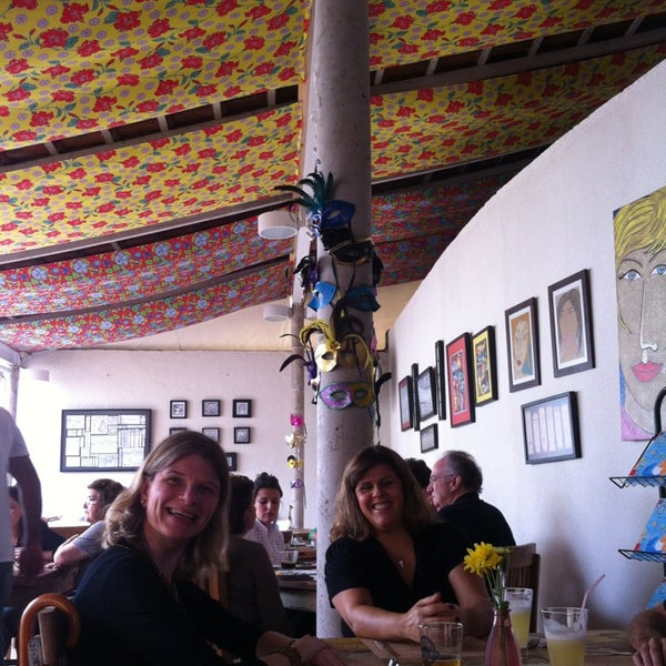 Das Foto wurde bei Otávio Machado Café e Restaurante von Patrícia B. am 2/9/2013 aufgenommen