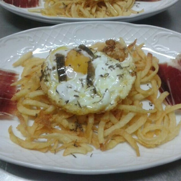 Снимок сделан в Restaurante Sociedad Plateros Maria Auxiliadora пользователем Restaurante S. 12/15/2013