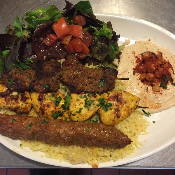 รูปภาพถ่ายที่ Tarboosh Middle East Kitchen โดย Tarboosh Restaurant เมื่อ 4/28/2016