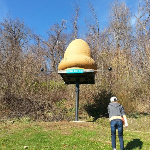 Снимок сделан в Kecksburg UFO Statue пользователем Nick W. 11/16/2013.