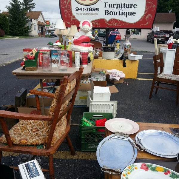 "R" Style Furniture Boutique Altoona, PA