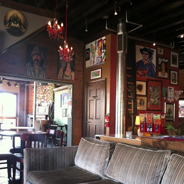 Снимок сделан в Boulder Coffee Co Cafe and Lounge пользователем Debbie H. 6/12/2013
