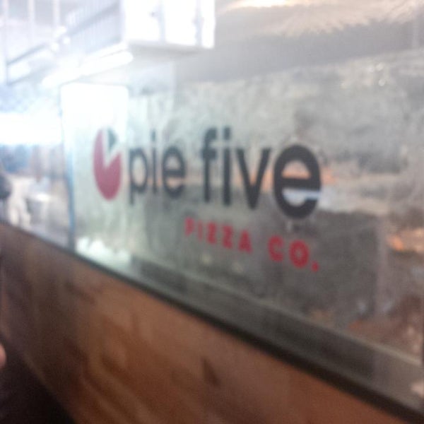 4/5/2013にJorge V.がPie Five Pizzaで撮った写真