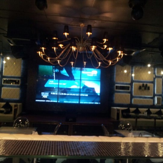 1/2/2013 tarihinde Ksenia K.ziyaretçi tarafından Bright Club &amp; Karaoke rooms'de çekilen fotoğraf
