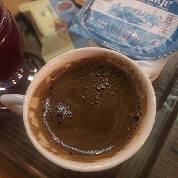 Снимок сделан в Haura Coffee &amp; Lounge пользователем 🌸 Beslenme Danışmanı Nur 🌸 7/6/2023