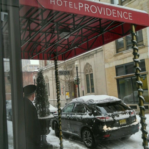 Das Foto wurde bei Hotel Providence von Lulu P. am 12/17/2016 aufgenommen
