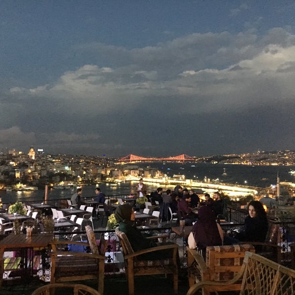 Foto tomada en Mihrişah Cafe  por Bariss B. el 10/17/2016