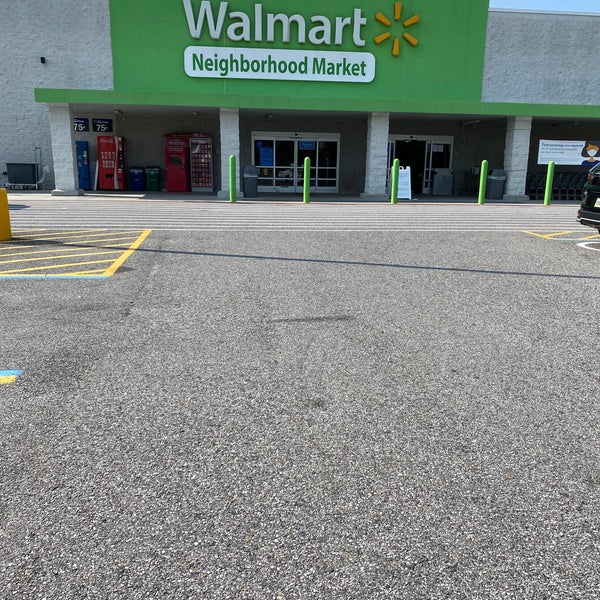 Walmart Neighborhood Market Grocery Store in Baton Rouge