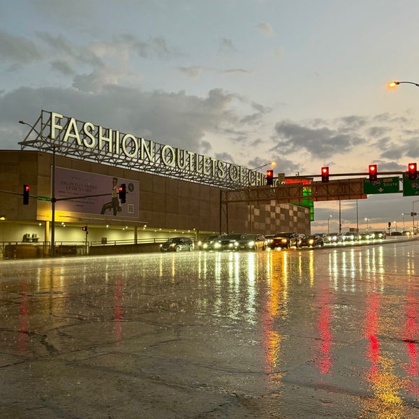 Fashion Outlets of Chicago 135