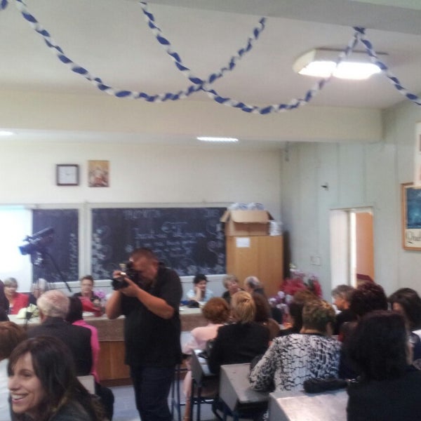 Fotos En Colegiul Economic Dionisie Pop MarÈ›ian Colegio Secundario En Alba Iulia