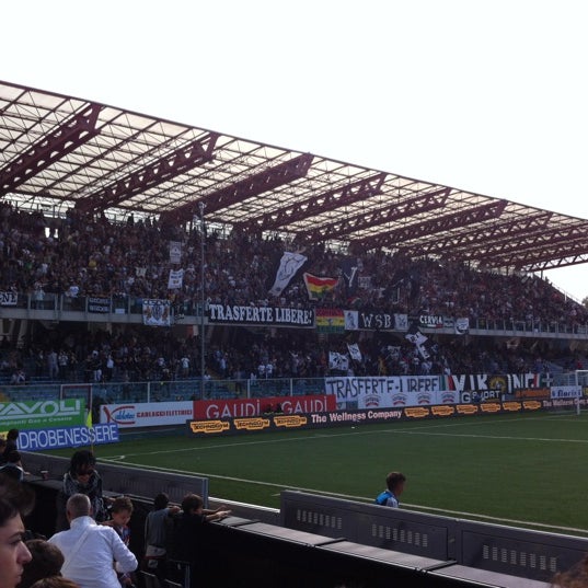 Das Foto wurde bei Orogel Stadium Dino Manuzzi von Michele B. am 10/14/2012 aufgenommen