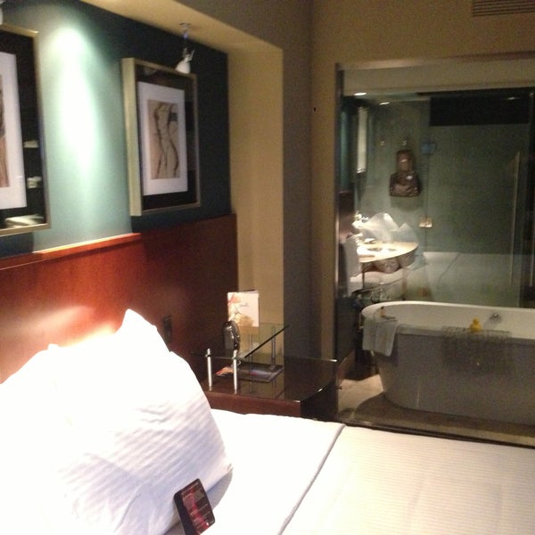 Das Foto wurde bei Hotel 1000, LXR Hotels &amp; Resorts von Michael am 4/26/2013 aufgenommen