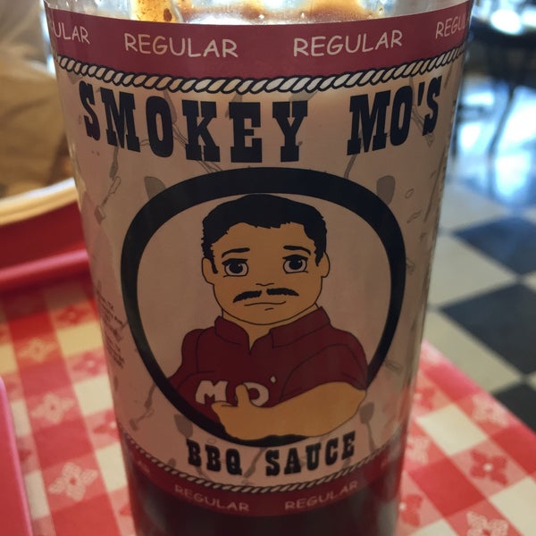 Foto scattata a Smokey Mo&#39;s BBQ da Michael il 3/23/2015