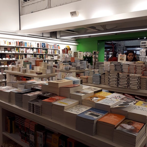 Foto tirada no(a) Posman Books por Chiara em 12/6/2017