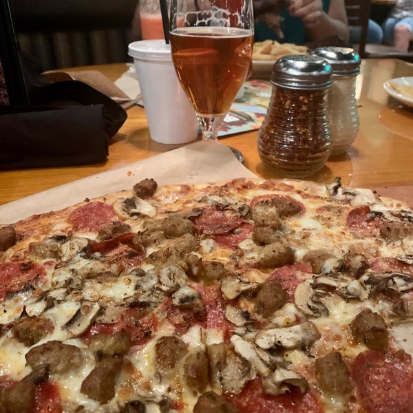 Photo taken at BJ&#39;s Restaurant &amp; Brewhouse by REN on 10/25/2019