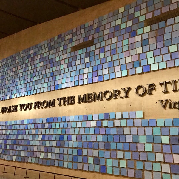 10/15/2016에 REN님이 National September 11 Memorial Museum에서 찍은 사진