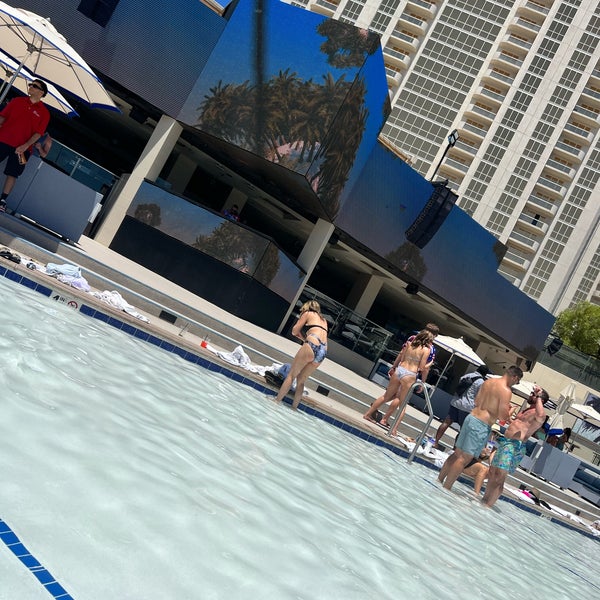 THE PARTY AT WET REPUBLIC ULTRA POOL AT MGM GRAND IN LAS VEGAS!! — Steemit