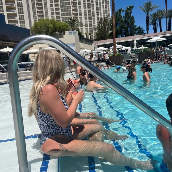 THE PARTY AT WET REPUBLIC ULTRA POOL AT MGM GRAND IN LAS VEGAS!! — Steemit