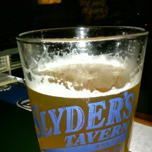 Foto tomada en Slyder&#39;s Tavern  por Robert G. el 7/26/2014