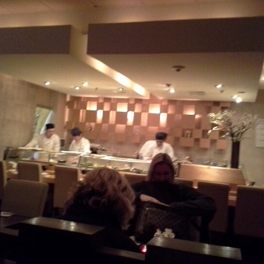 Photo prise au Ooka Japanese Restaurant par John S. le11/26/2012