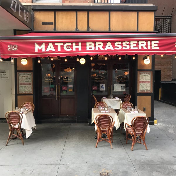 รูปภาพถ่ายที่ Match 65 Brasserie โดย Kirby T. เมื่อ 4/7/2018