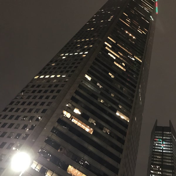 Photo prise au JPMorgan Chase Tower par Kirby T. le12/15/2016
