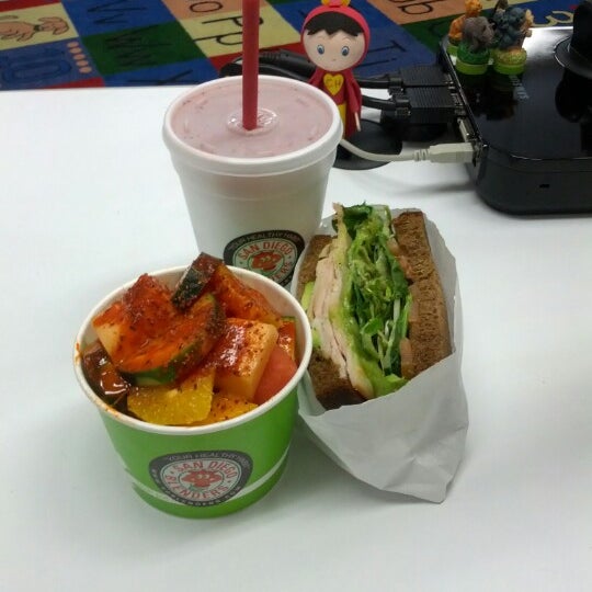 San Diego Blenders Rolando'da Meyve Suyu Barı