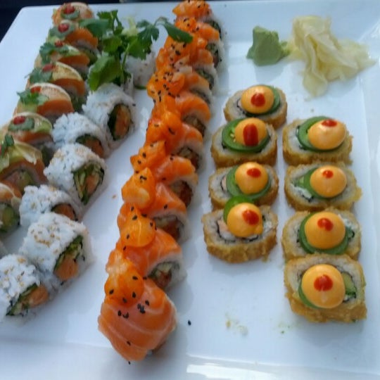 รูปภาพถ่ายที่ Banbu Sushi Bar &amp; Grill โดย Linda M. เมื่อ 5/27/2013