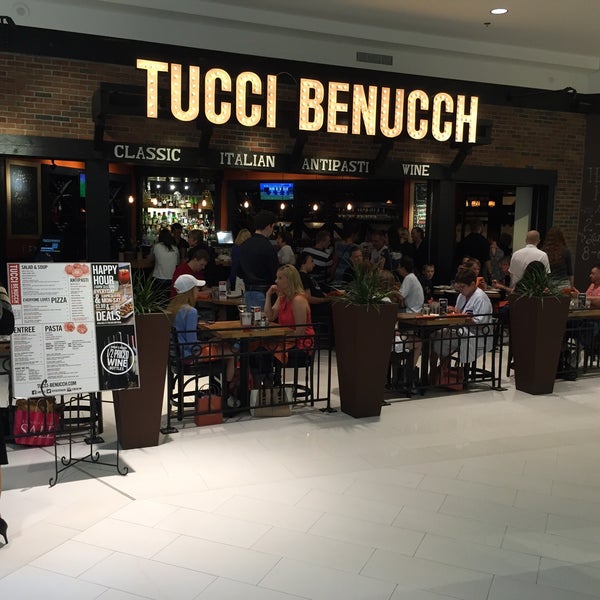 รูปภาพถ่ายที่ Tucci Benucch โดย Jack S. เมื่อ 6/21/2015