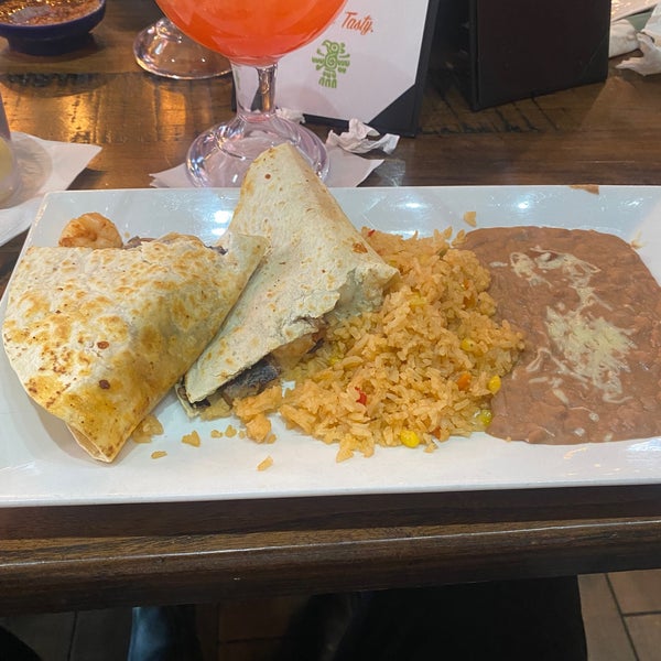 Foto scattata a Zama Mexican Cuisine &amp; Margarita Bar da Jay P. il 11/15/2021