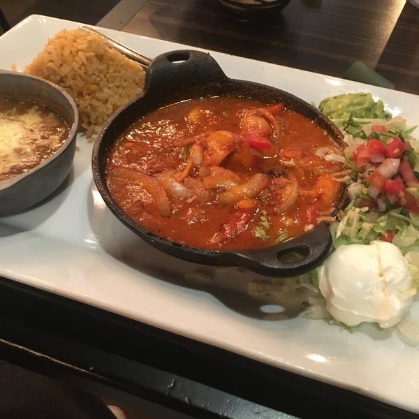 Foto scattata a Zama Mexican Cuisine &amp; Margarita Bar da Jay P. il 10/13/2018