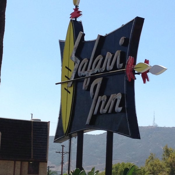 Photo taken at Safari Inn by Nancy J. on 8/22/2014