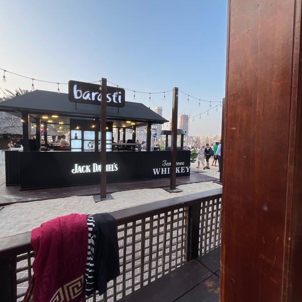 รูปภาพถ่ายที่ Barasti Beach Bar โดย Eser เมื่อ 12/3/2023