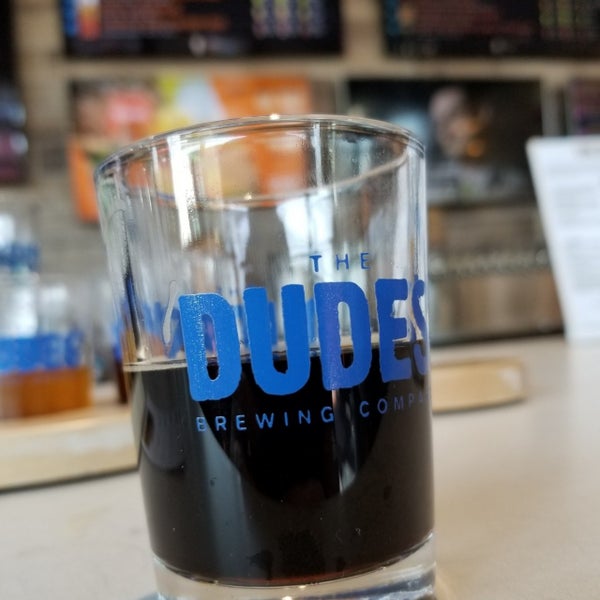 Foto scattata a The Dudes&#39; Brewing Co. da Chris K. il 2/8/2019