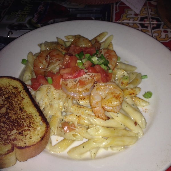 Photo taken at Chili&#39;s Grill &amp; Bar by Nekia P. on 12/18/2013
